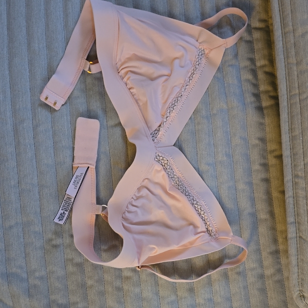 Victoria's Secret Pink Underwire Bra with Adjustable Straps